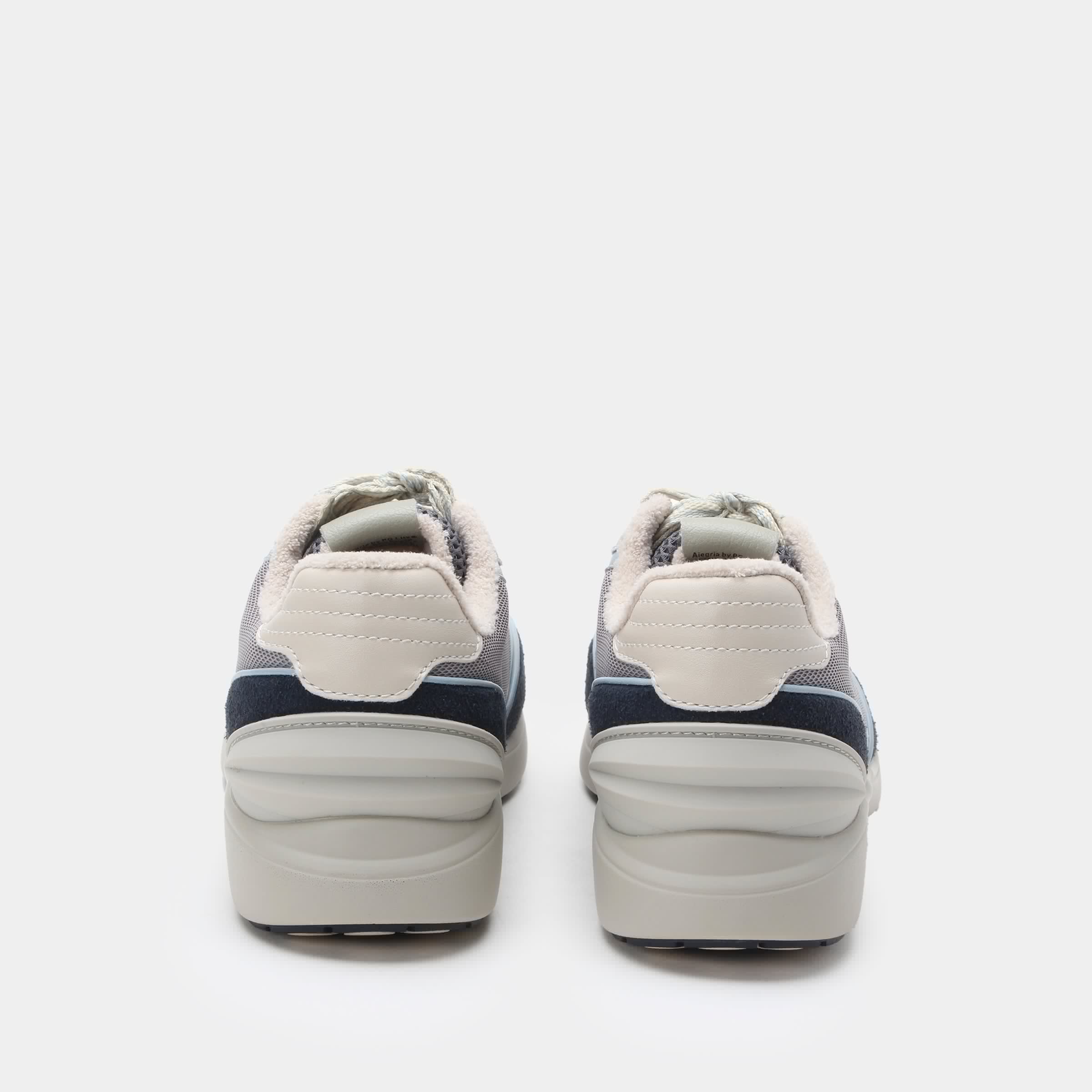 Embyr Retro Blue Shoe - EMB-8222